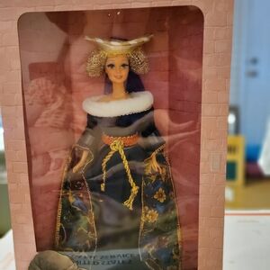 Barbie Medievale Lady with Gold and Black Dress